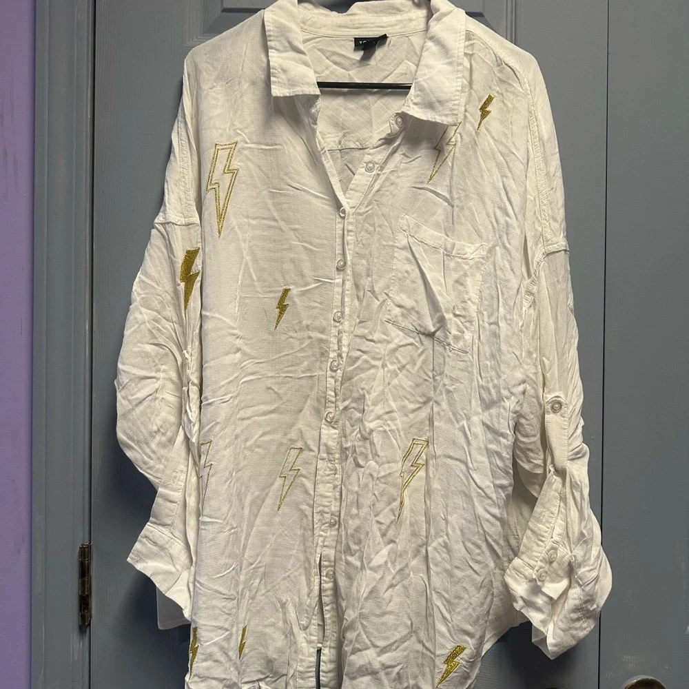 Torrid Cream Textured Top - Picture 1 of 3